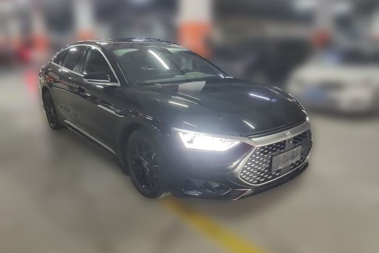 Used BYD Han 2024 DM-i Glory Edition 121KM Prestige Model Front Right 45 Deg