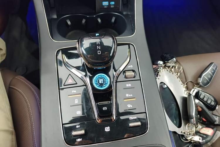Used BYD Han 2024 DM-i Glory Edition 121KM Premium Model Gear Lever