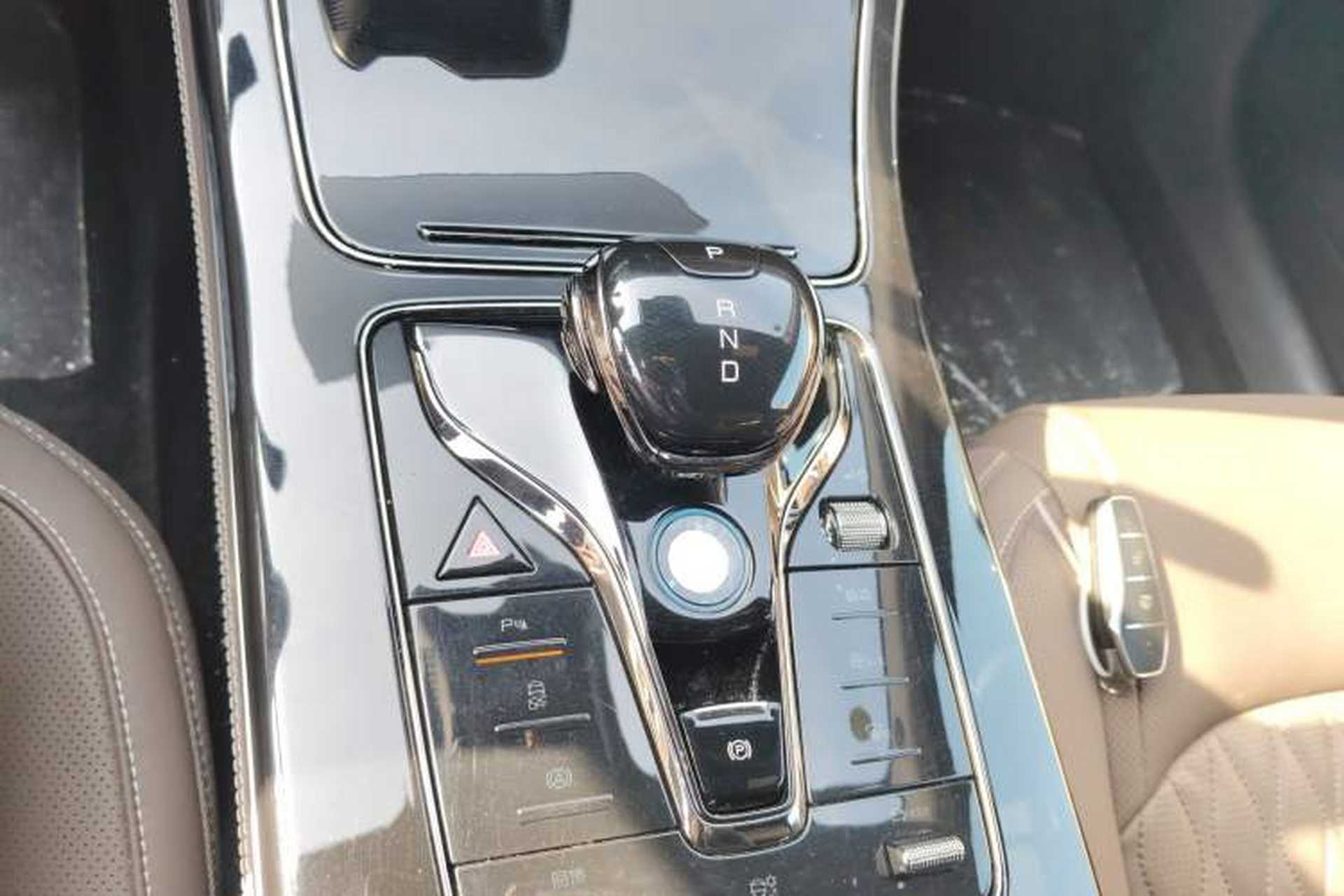 Used BYD Han 2024 EV Glory Edition 605KM Front-Wheel-Drive Premium Model Gear Lever