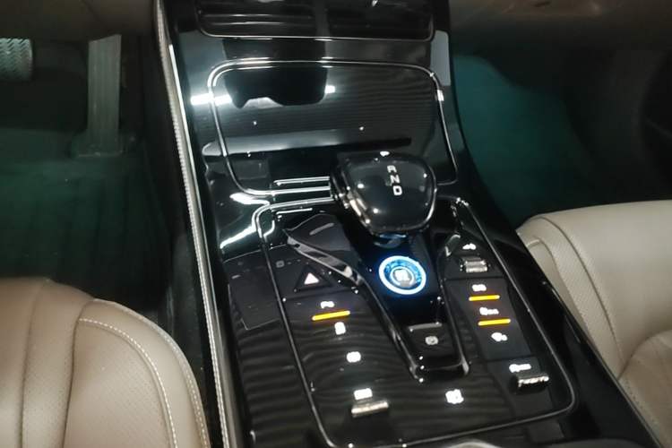 Used BYD Han 2024 EV Glory Edition 506KM Front-Wheel-Drive Premium Model Gear Lever
