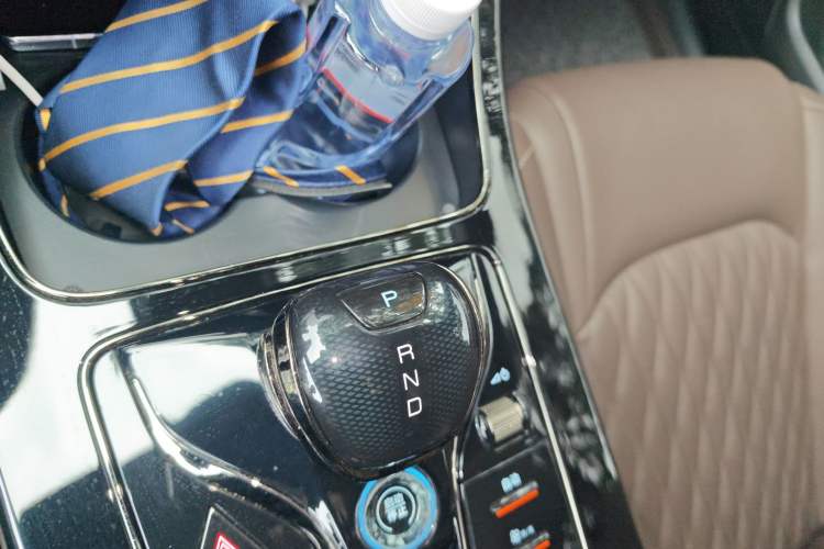 Used BYD Han 2024 EV Glory Edition 605KM Front-Wheel-Drive Premium Model Gear Lever