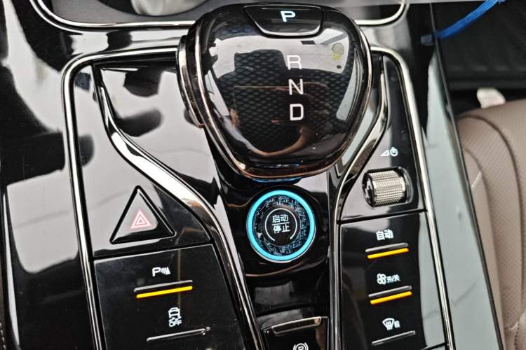 Used BYD Han 2024 EV Glory Edition 506KM Front-Wheel-Drive Premium Model Gear Lever