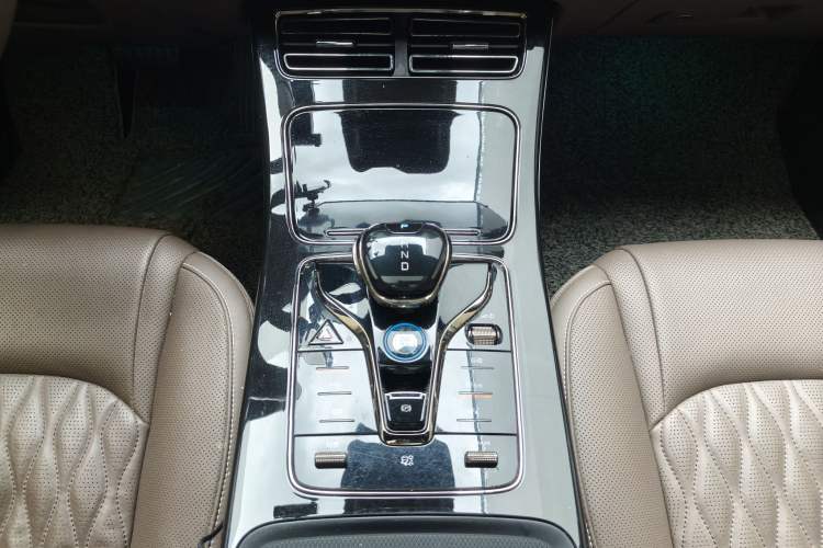 Used BYD Han 2024 EV Glory Edition 605KM Front-Wheel-Drive Premium Model Gear Lever