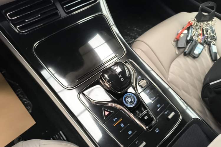 Used BYD Han 2024 DM-i Glory Edition 121KM Prestige Model Gear Lever