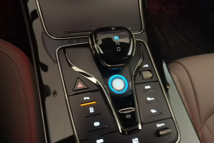 Used BYD Han 2024 EV Glory Edition 605KM Front-Wheel-Drive Premium Model Gear Lever