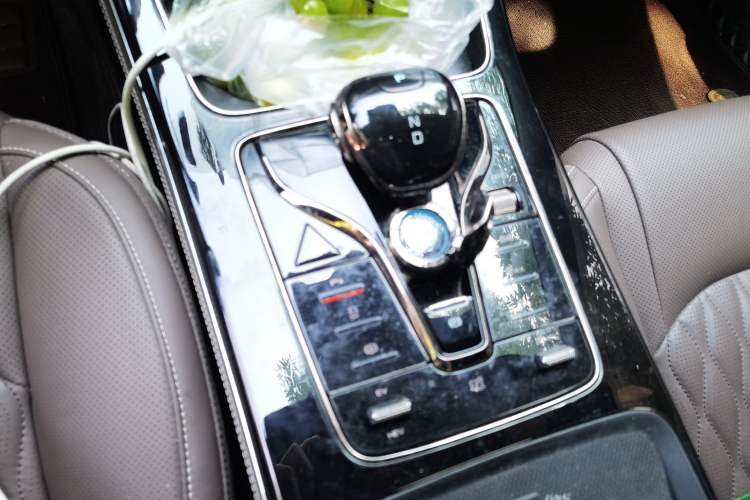 Used BYD Han 2024 DM-i Glory Edition 121KM Prestige Model Gear Lever