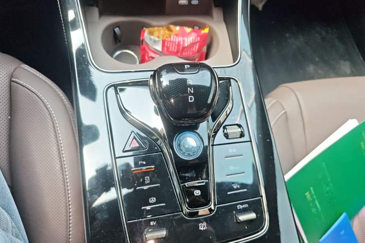 Used BYD Han 2024 DM-i Glory Edition 121KM Prestige Model Gear Lever