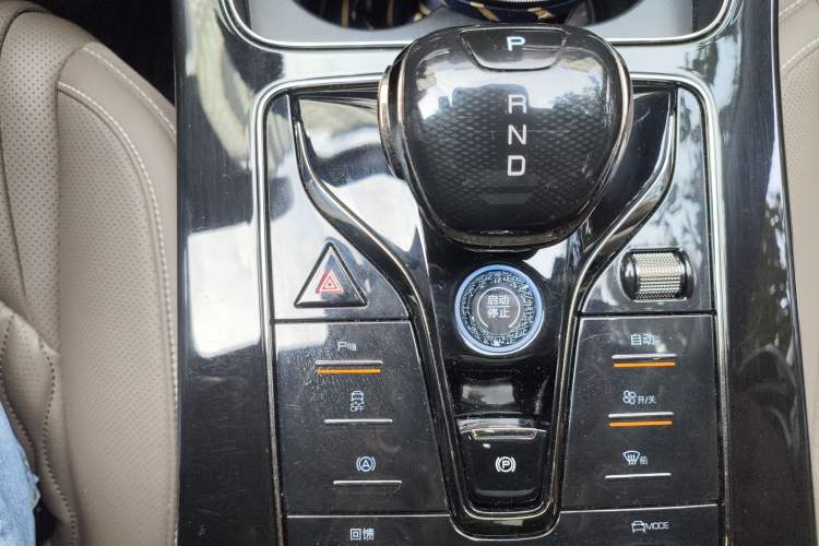 Used BYD Han 2024 EV Glory Edition 605KM Front-Wheel-Drive Premium Model Gear Lever