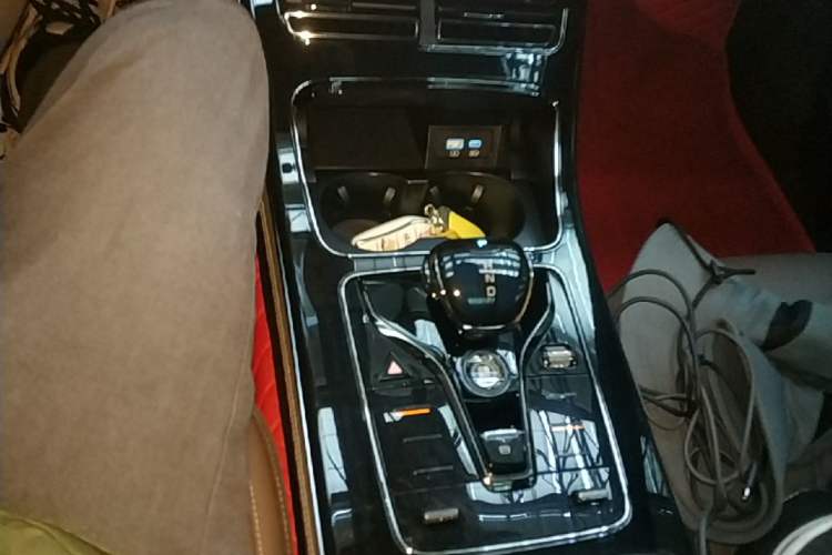 Used BYD Han 2024 DM-i Glory Edition 121KM Elite Model Gear Lever