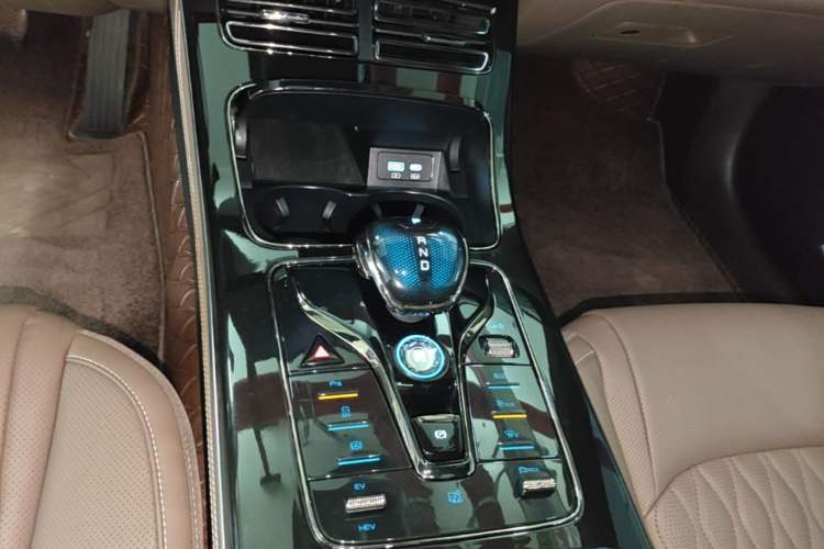 Used BYD Han 2024 DM-i Glory Edition 121KM Prestige Model Gear Lever