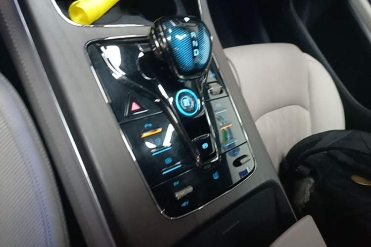 Used BYD Han 2024 DM-i Glory Edition 200KM Flagship Model Gear Lever