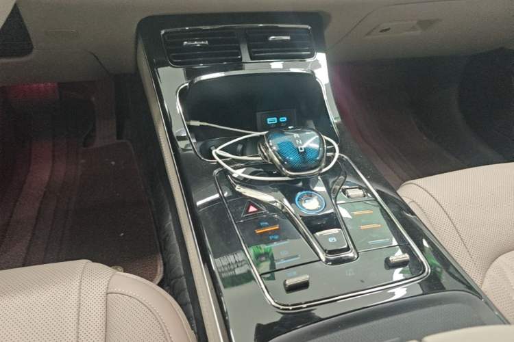 Used BYD Han 2024 EV Glory Edition 605KM Front-Wheel-Drive Premium Model Gear Lever