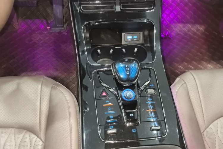 Used BYD Han 2024 EV Glory Edition 506KM Front-Wheel-Drive Premium Model Gear Lever