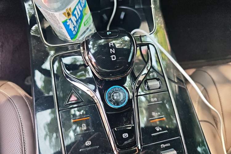 Used BYD Han 2024 DM-i Glory Edition 121KM Prestige Model Gear Lever