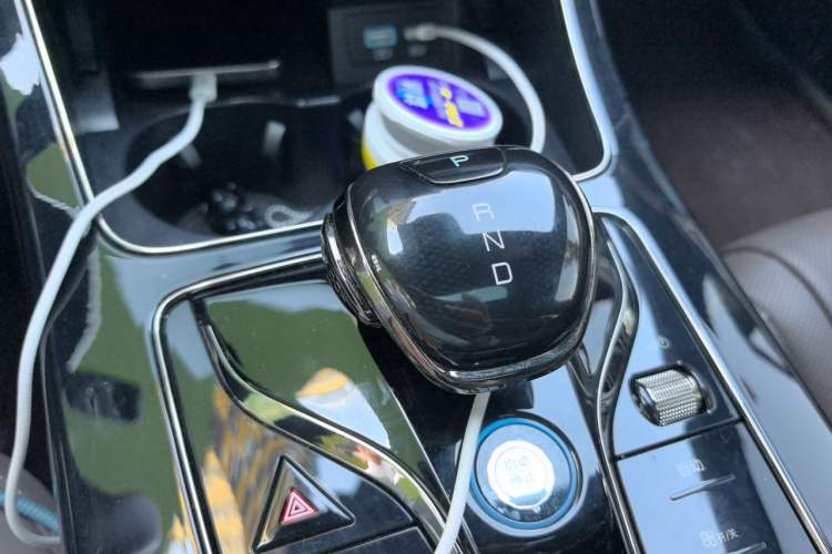 Used BYD Han 2024 DM-i Glory Edition 121KM Elite Model Gear Lever