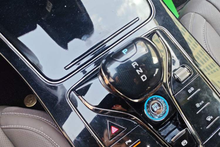 Used BYD Han 2024 DM-i Glory Edition 121KM Prestige Model Gear Lever