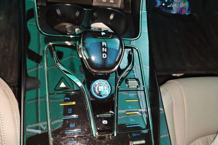 Used BYD Han 2024 EV Glory Edition 605KM Front-Wheel-Drive Premium Model Gear Lever