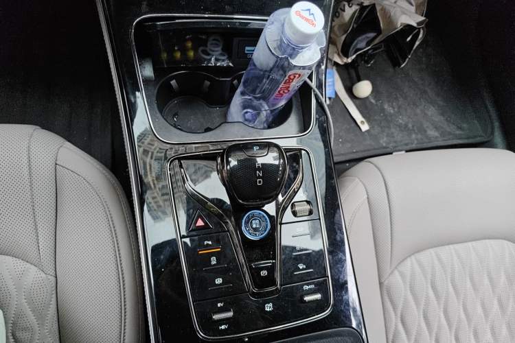 Used BYD Han 2024 DM-i Glory Edition 121KM Prestige Model Gear Lever