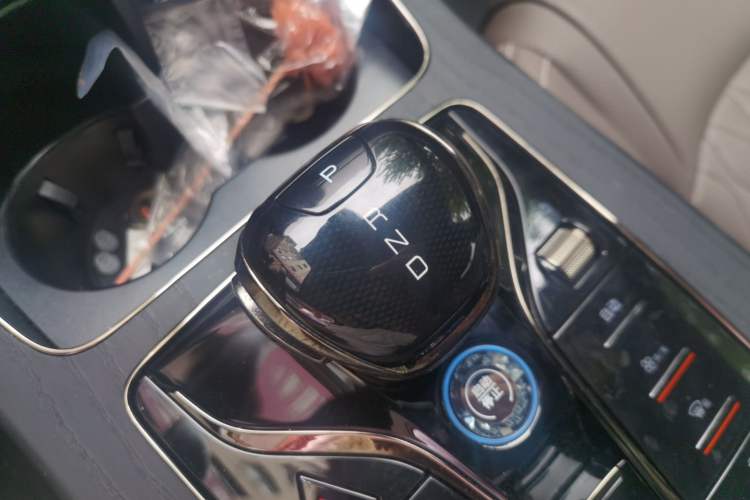 Used BYD Han 2024 DM-i Glory Edition 121KM Premium Model Gear Lever