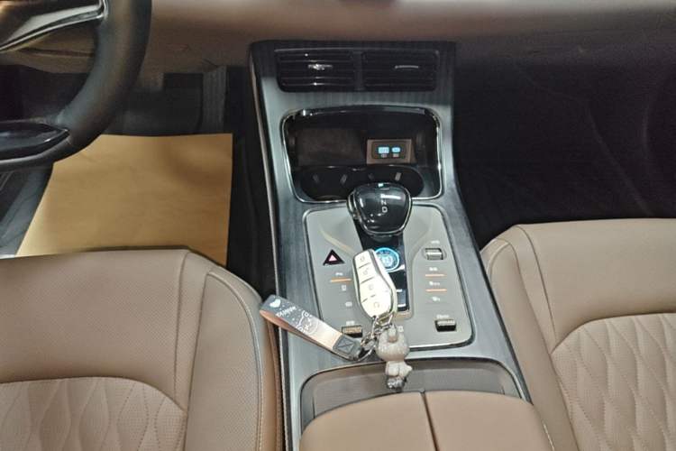 Used BYD Han 2024 EV Glory Edition 506KM Front-Wheel-Drive Premium Model Gear Lever
