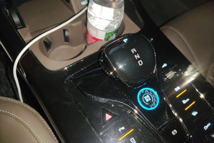 Used BYD Han 2024 EV Glory Edition 605KM Front-Wheel-Drive Premium Model Gear Lever