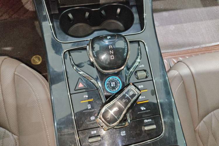 Used BYD Han 2024 EV Glory Edition 506KM Front-Wheel-Drive Premium Model Gear Lever