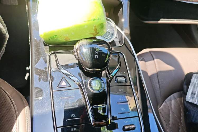 Used BYD Han 2024 EV Glory Edition 506KM Front-Wheel-Drive Premium Model Gear Lever
