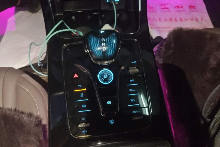 Used BYD Han 2024 DM-i Glory Edition 121KM Prestige Model Gear Lever