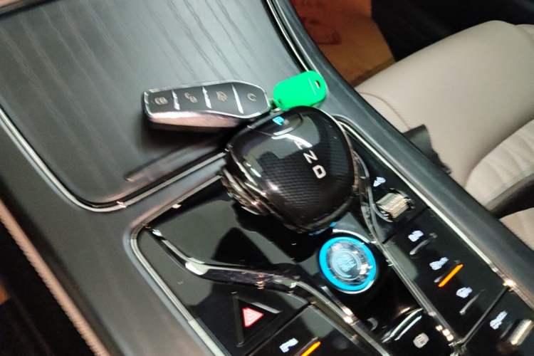 Used BYD Han 2024 DM-i Glory Edition 121KM Prestige Model Gear Lever