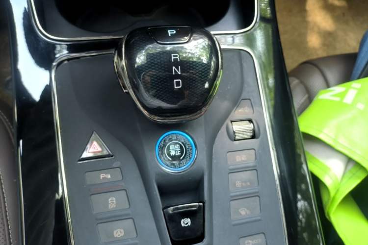 Used BYD Han 2024 DM-i Glory Edition 121KM Prestige Model Gear Lever