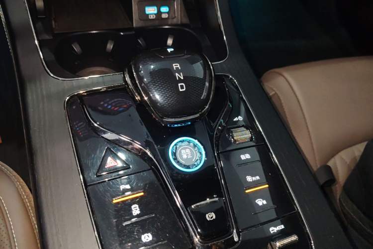 Used BYD Han 2024 DM-i Glory Edition 121KM Premium Model Gear Lever