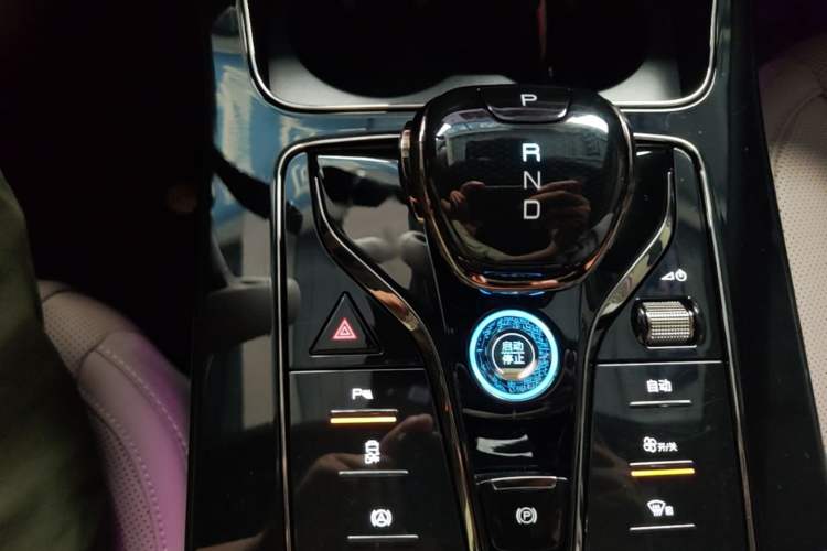 Used BYD Han 2024 EV Glory Edition 605KM Front-Wheel-Drive Premium Model Gear Lever