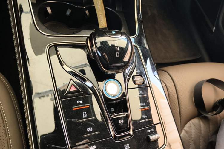 Used BYD Han 2024 EV Glory Edition 506KM Front-Wheel-Drive Premium Model Gear Lever