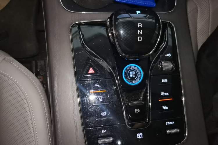 Used BYD Han 2024 DM-i Glory Edition 121KM Premium Model Gear Lever