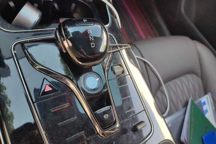 Used BYD Han 2024 DM-i Glory Edition 121KM Prestige Model Gear Lever
