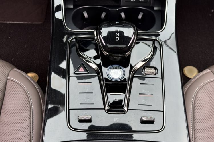 Used BYD Han 2024 DM-i Glory Edition 121KM Prestige Model Gear Lever