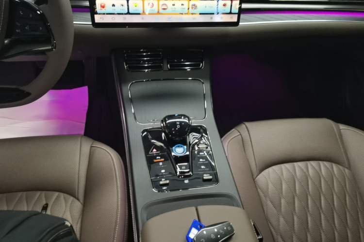 Used BYD Han 2024 DM-i Glory Edition 121KM Prestige Model Gear Lever