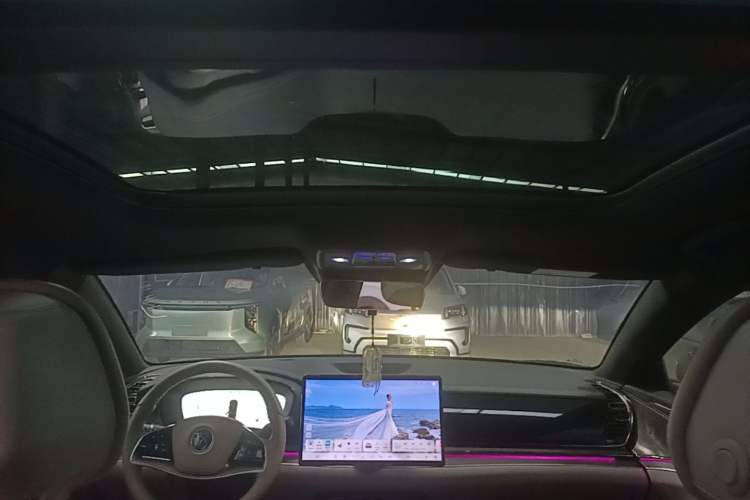 Used BYD Han 2024 EV Glory Edition 715KM Front-Wheel-Drive Flagship Model Headliner