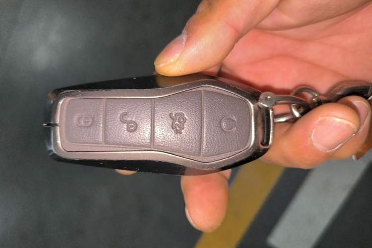 Used BYD Han 2024 EV Glory Edition 506KM Front-Wheel-Drive Premium Model Interior 1