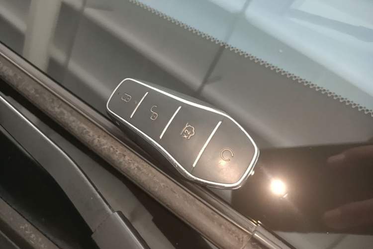 Used BYD Han 2024 EV Glory Edition 610 km All-Wheel Drive "Tian Shen Zhi Jia" Intelligent Driving Model Interior 1