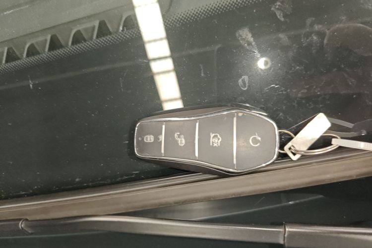 Used BYD Han 2024 DM-i Glory Edition 121KM Elite Model Interior 1