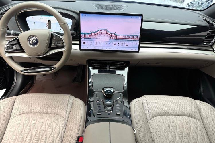 Used BYD Han 2024 EV Glory Edition 605KM Front-Wheel-Drive Premium Model Interior 1