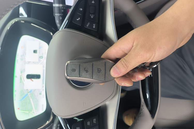Used BYD Han 2024 EV Glory Edition 605KM Front-Wheel-Drive Premium Model Interior 1