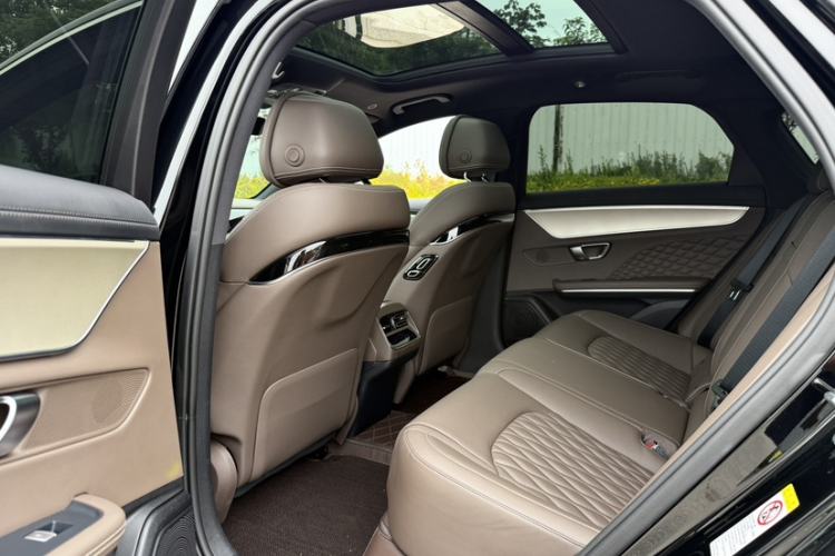 Used BYD Han 2024 DM-i Glory Edition 121KM Prestige Model Interior 1