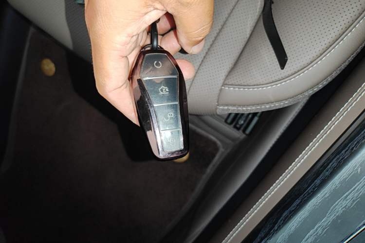 Used BYD Han 2024 DM-i Glory Edition 121KM Elite Model Interior 1