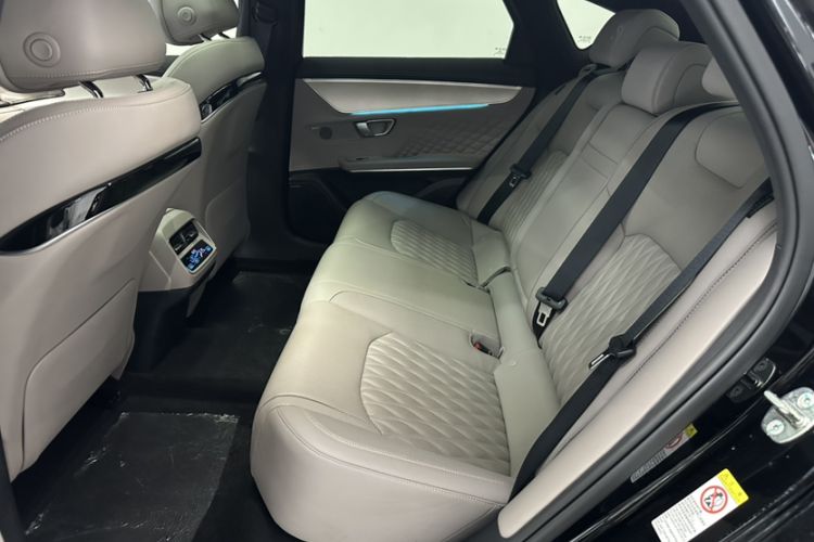 Used BYD Han 2024 EV Glory Edition 605KM Front-Wheel-Drive Premium Model Interior 10