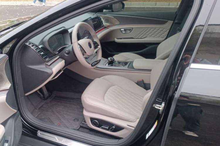 Used BYD Han 2024 DM-i Glory Edition 121KM Premium Model Interior 2