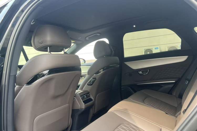 Used BYD Han 2024 DM-i Glory Edition 121KM Prestige Model Interior 2