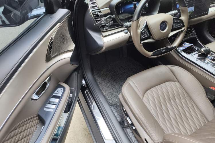 Used BYD Han 2024 EV Glory Edition 605KM Front-Wheel-Drive Premium Model Interior 3