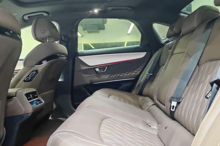 Used BYD Han 2024 EV Glory Edition 506KM Front-Wheel-Drive Premium Model Interior 3
